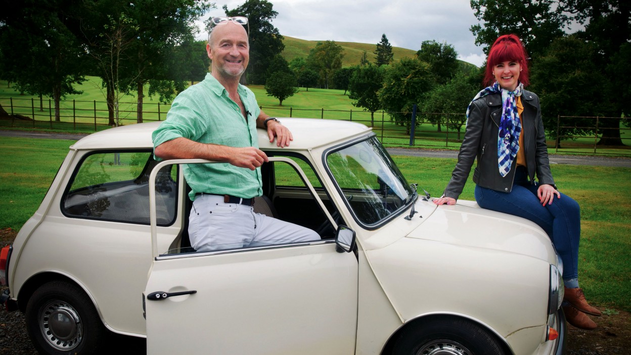 Antiques Road Trip’s Izzie Balmer flashes her legs in summer dress as she enjoys a cocktail in hot weather