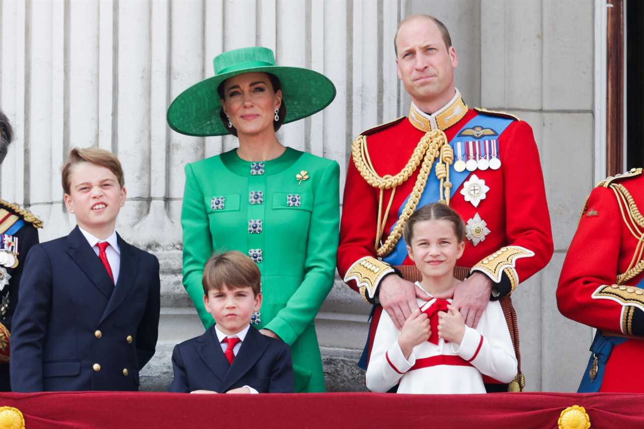 Royal fans spot the moment Princess Charlotte got hit by Prince Louis’ head on the balcony & praise how she reacted