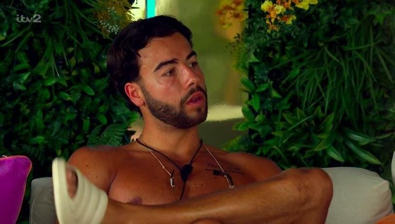 Love Island fans cheer Islander as he ‘puts Sammy Root in his place’ in new feud