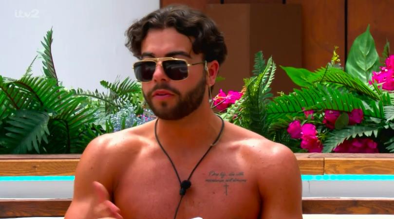 Love Island fans cheer Islander as he ‘puts Sammy Root in his place’ in new feud