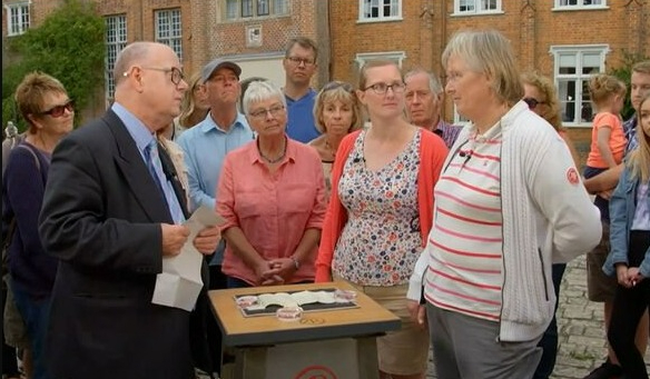 I took old ring I found in the loft on Antiques Roadshow… its famous owner and eye-watering value gave me goosebumps