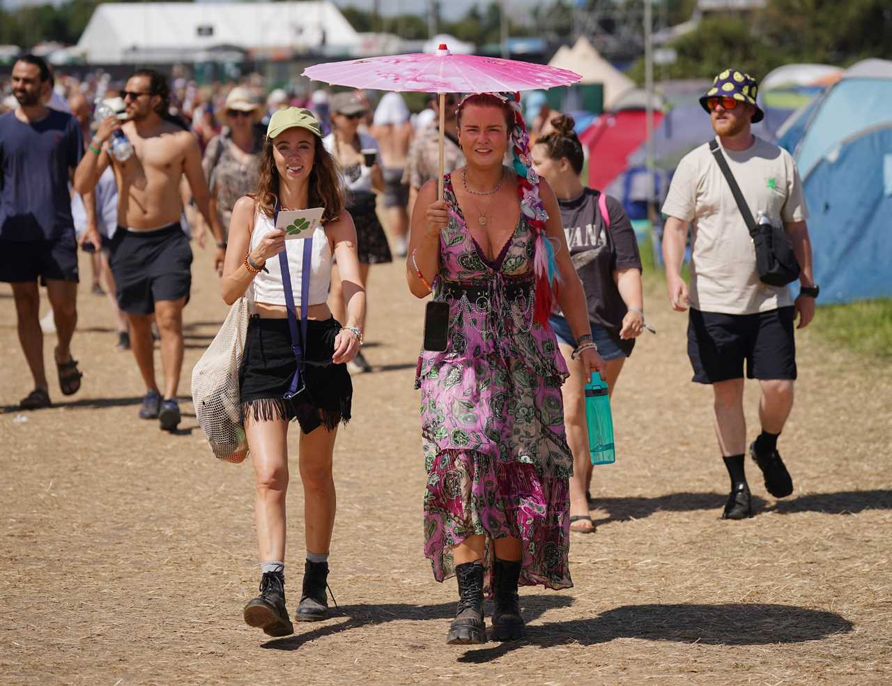 Glastonbury fans praise sign language interpreter after Foo Fighters performance