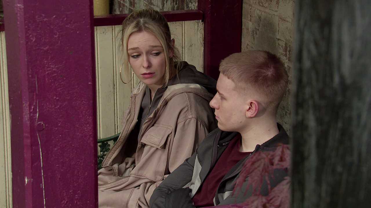 Shock return for Coronation Street villain as they are made homeless