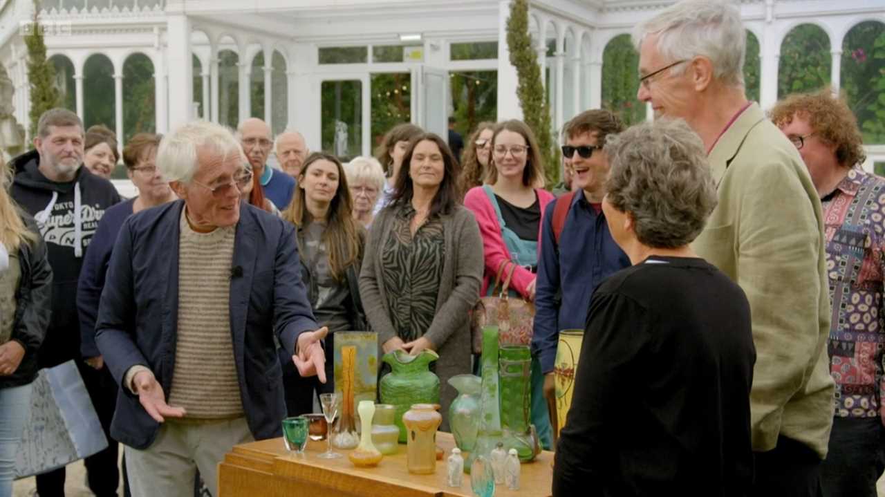 Antiques Roadshow guest
mortified as he learns pathetic value of glass collection