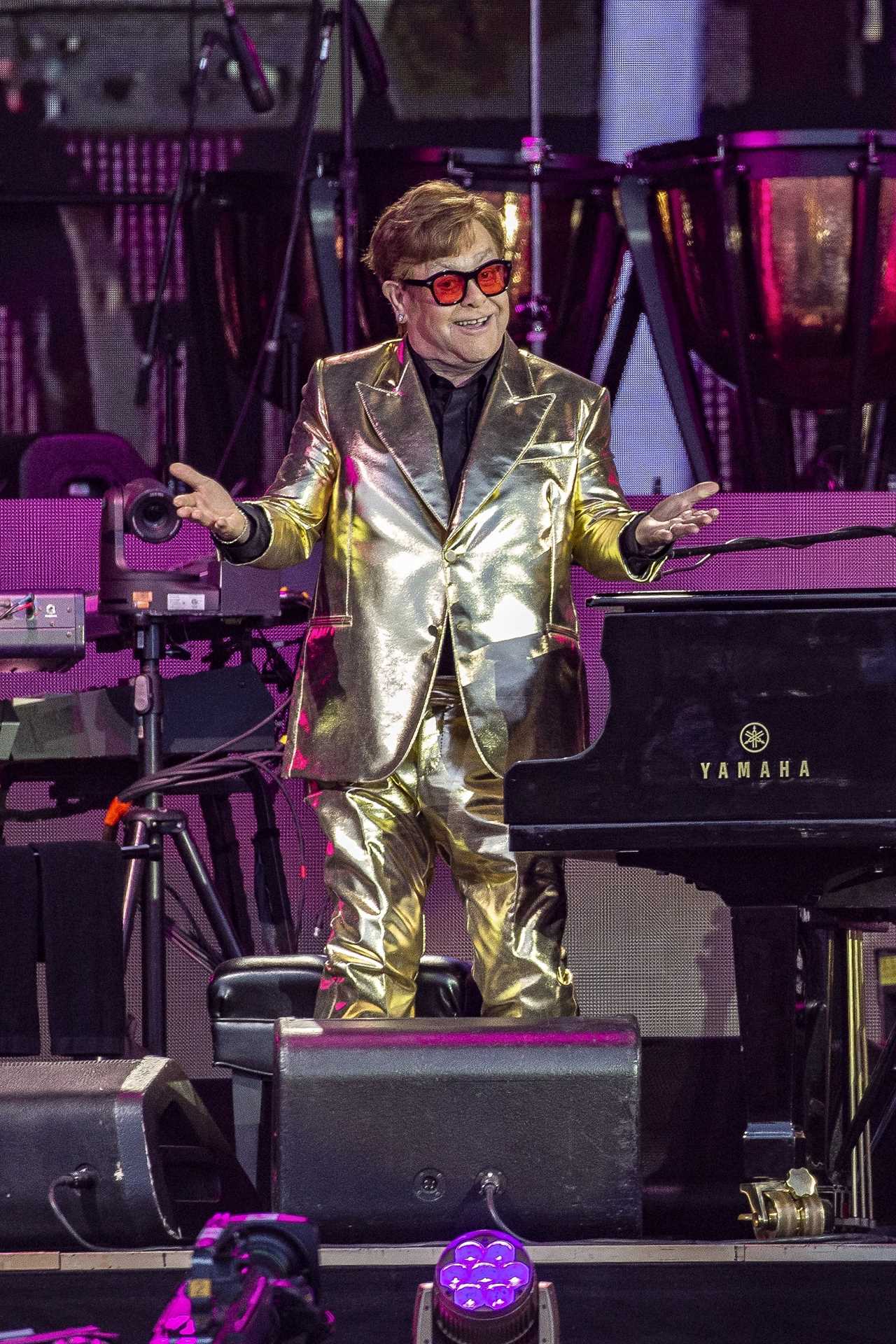 Elton John fans left baffled as Dua Lipa fails to show up to perform her track with him at Glastonbury