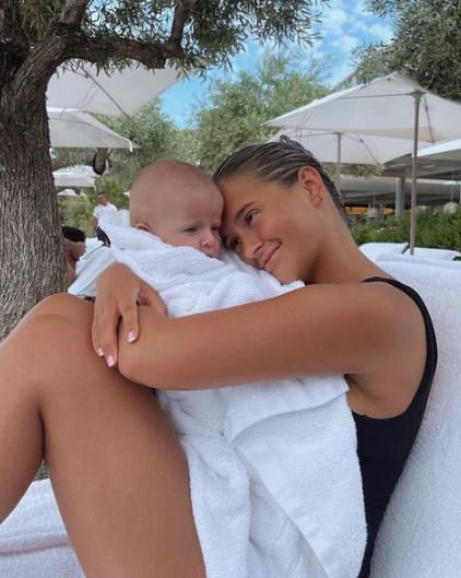 Molly-Mae Hague shares snap with baby Bambi on holiday after she’s mum shamed over last minute luxury trip