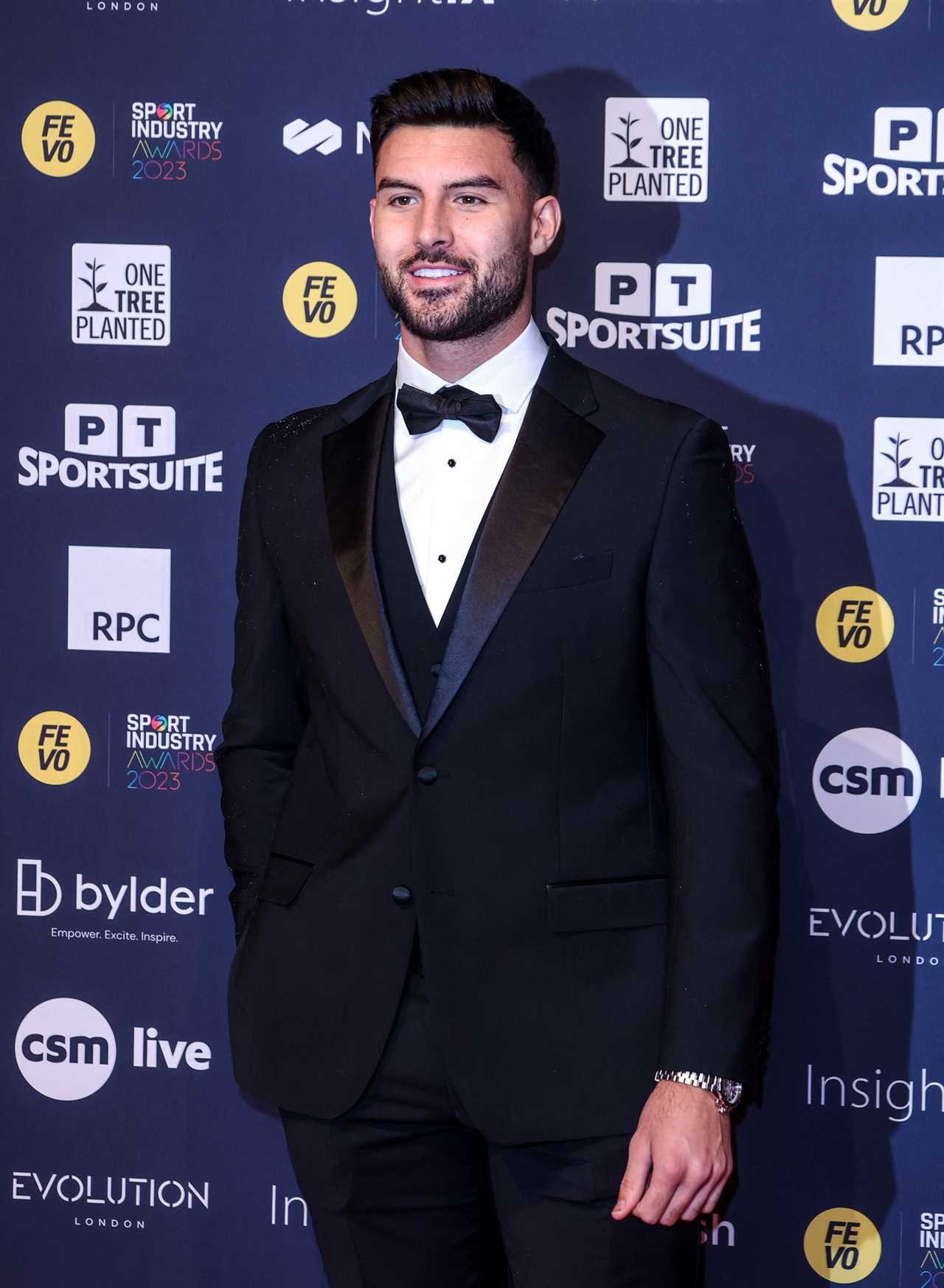 Love Island’s Liam Reardon shares worrying health update and apologises for ‘going quiet’