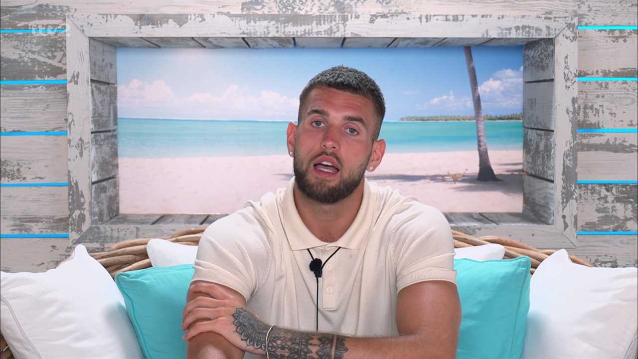 Zach leaves Love Island fans stunned with shocking comment about Molly hours after Kady McDermott snub