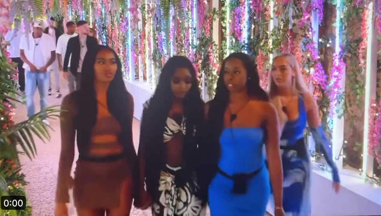 Love Island fans spot awkward moment girls snub Jess – did you see it?