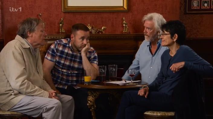 Coronation Street fans ‘work out’ shock love triangle for Roy Cropper after pub quiz scenes