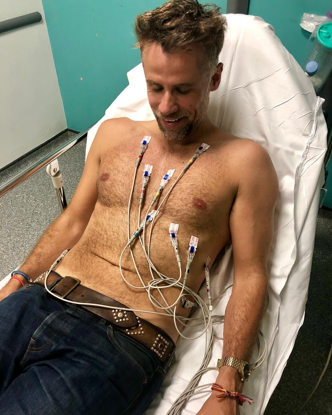 Richard Bacon reveals shocking hospital pic in tribute to the NHS as he thanks them for saving his life