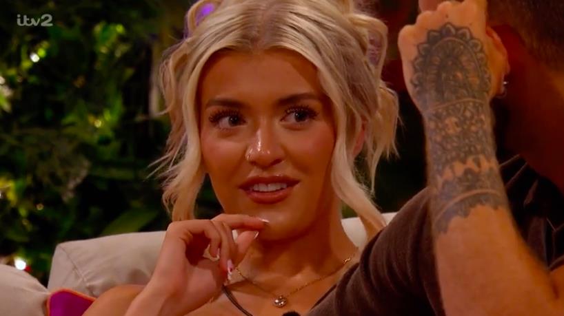 Love Island fans in hysterics and all say the same thing as Molly and Zach reunite with a passionate kiss