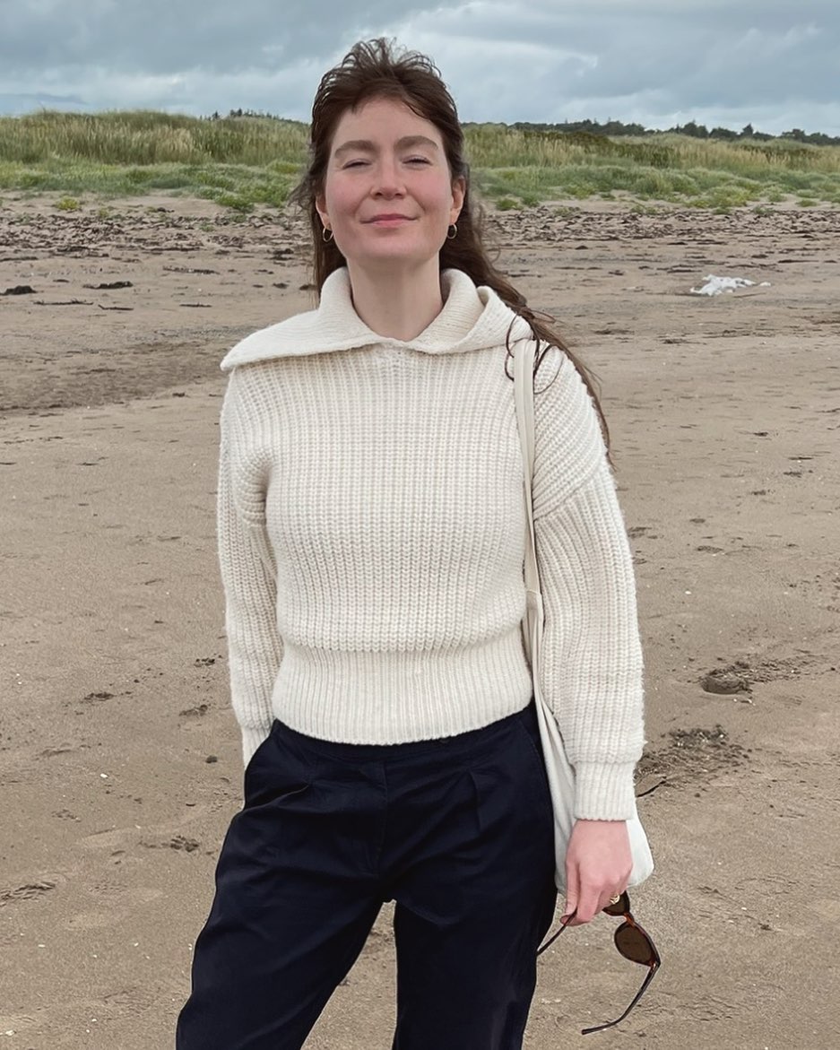 Bargain Hunt’s Natasha Raskin Sharp shocks fans with retro hair ‘transformation’ as she poses on beach