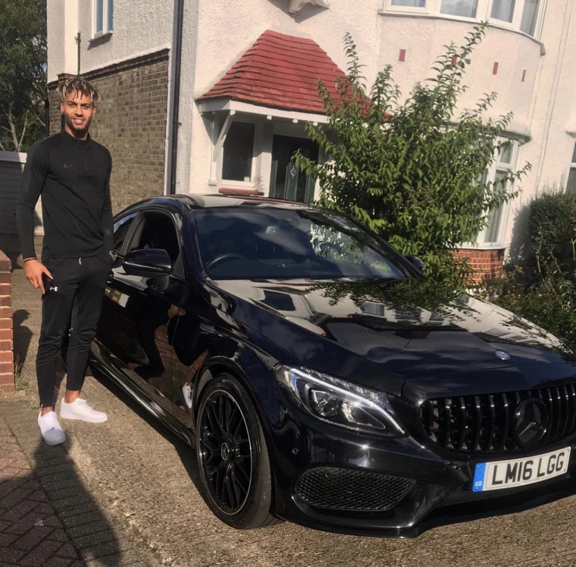 Inside Love Island star Ouzy See’s stylish home as he turns heads in Casa Amor