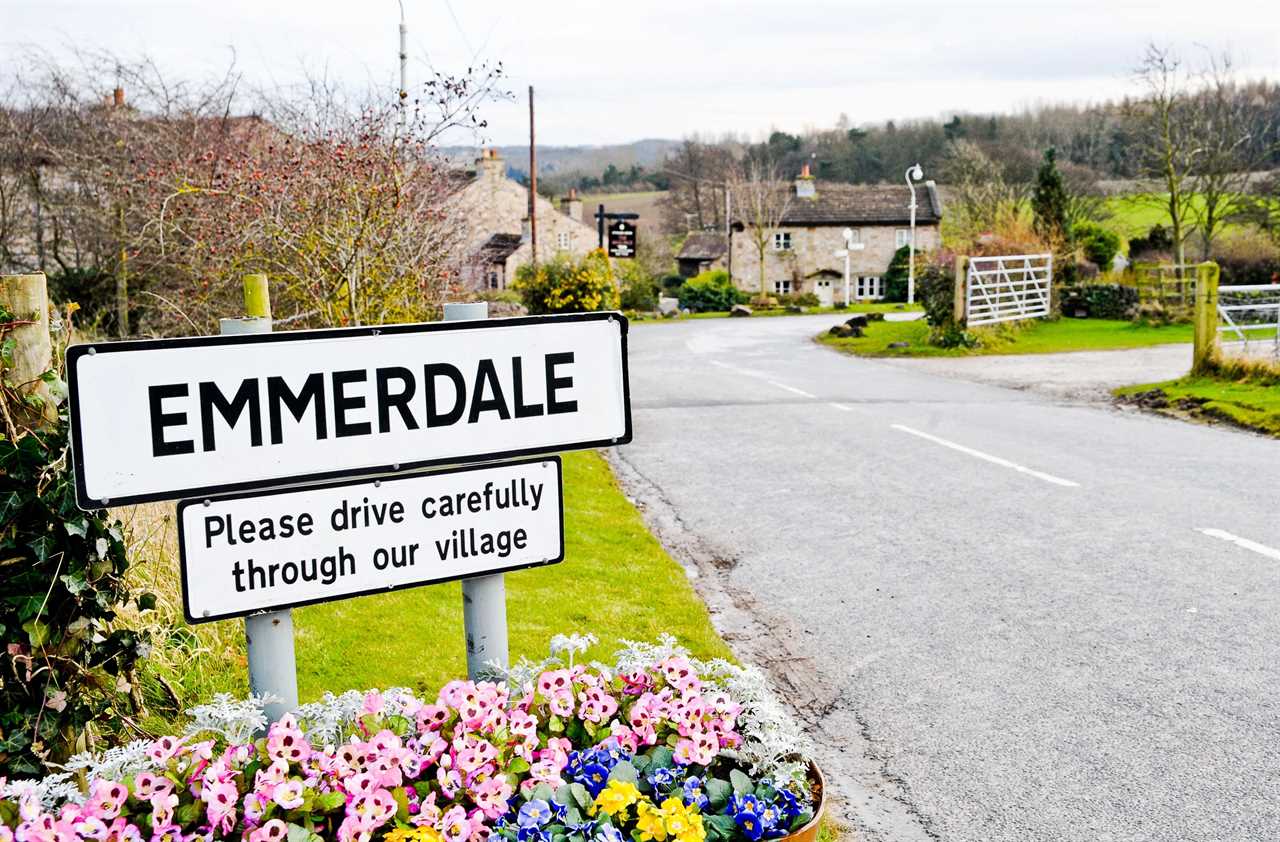 Emmerdale star pays tribute to former co-star after sudden exit