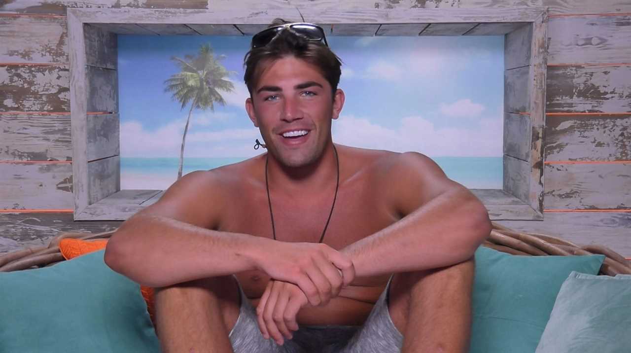 Love Island legend announces boxing match against Geordie Shore star