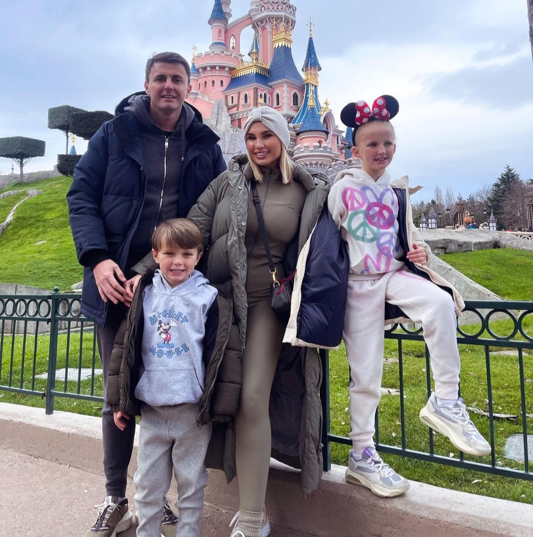 Furious Billie Faiers hits back after being cruelly mum shamed over six year old son’s new bedroom