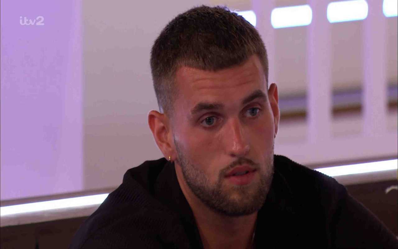 Love Island fans convinced islander is ‘secretly in love with Zach’ after spotting ‘catty comment’