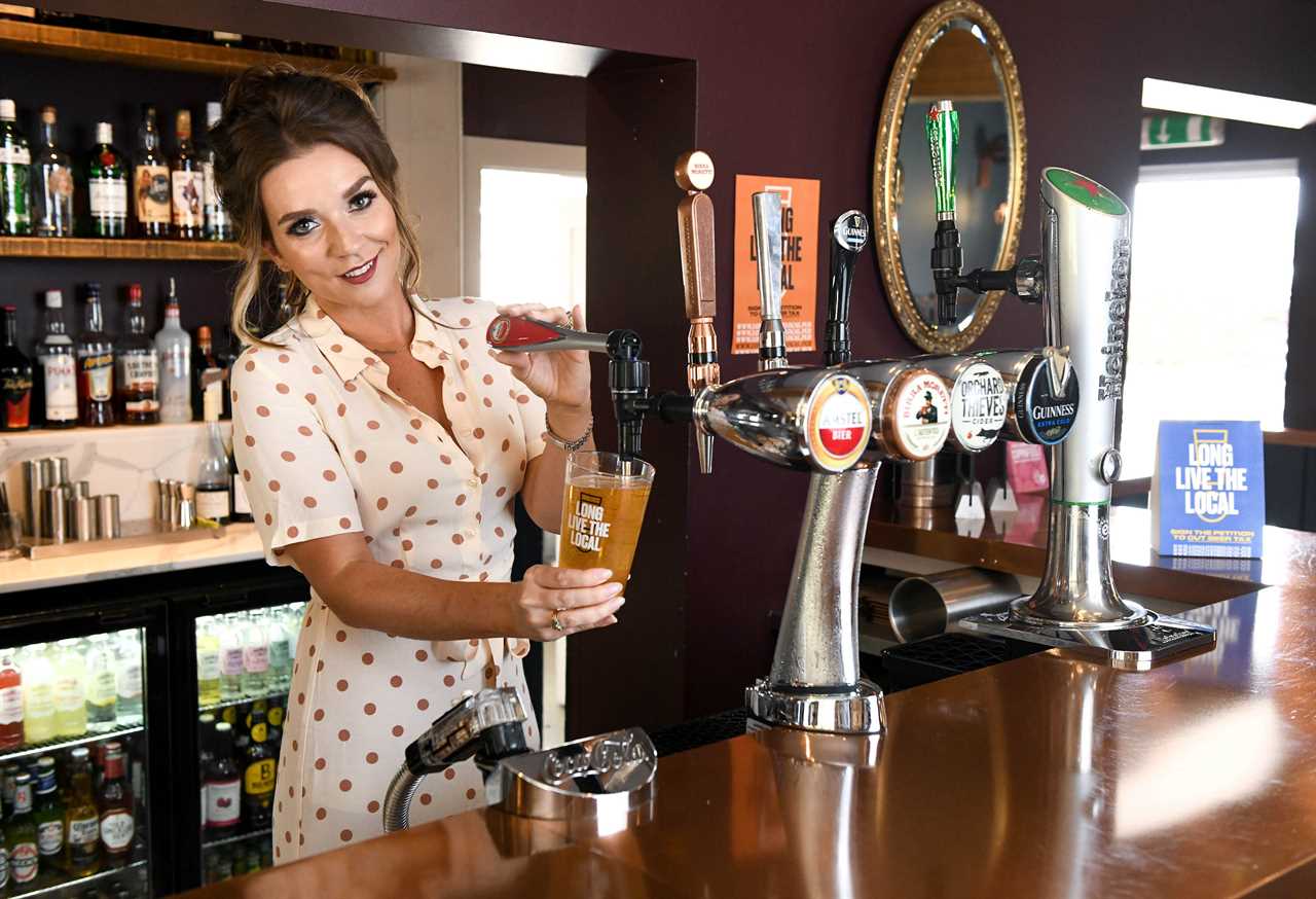 Bake Off’s Candice Brown pulls a pint at Luton airport after admitting she had just £416 in the bank after pub struggle