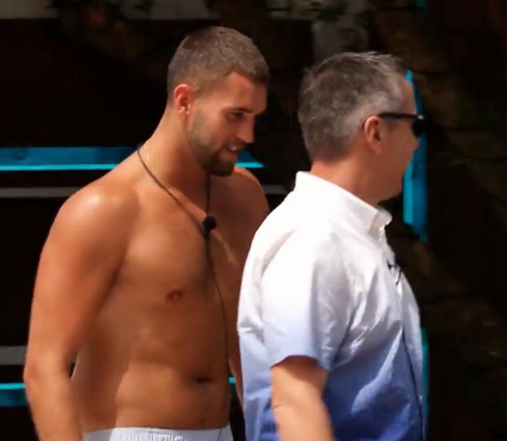 Watch the moment Molly’s furious dad demands chat with Zach ALONE as Love Island families land in villa