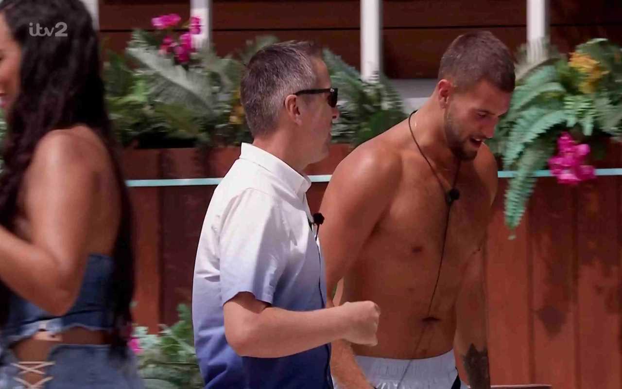 Love Island fans spot ‘clue’ Zach is ‘fake’ after his mum and sister enter the villa