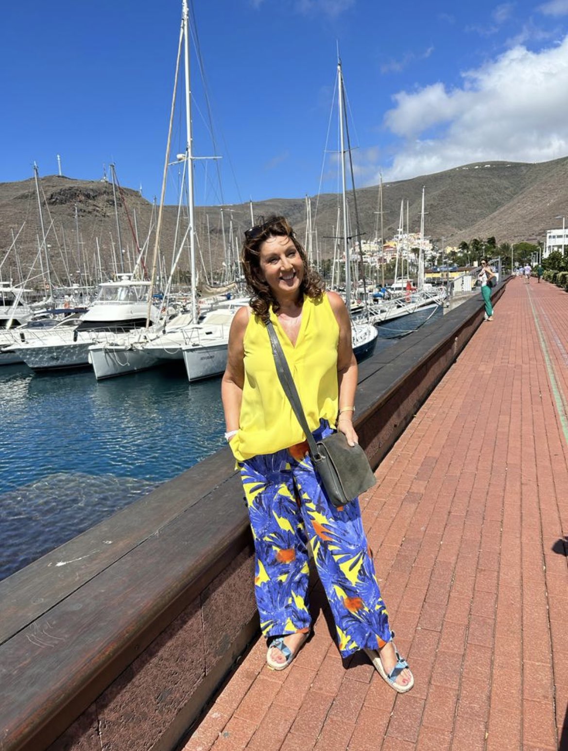 Jane McDonald dazzles fans in ‘stunning’ sheer yellow top on set of new travel series