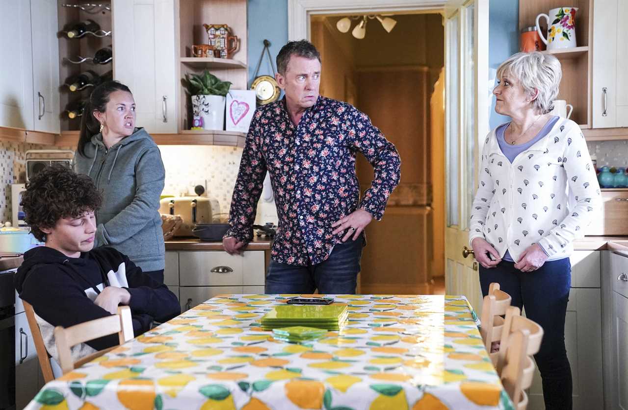 Alfie Moon lands new job as he struggles to cope in EastEnders