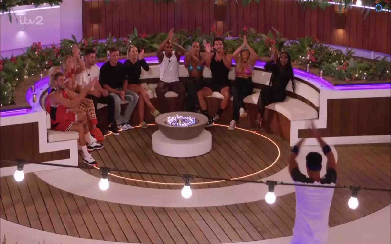 Love Island feud ‘exposed’ as fans spot islander ‘looks disgusted’ during talent show