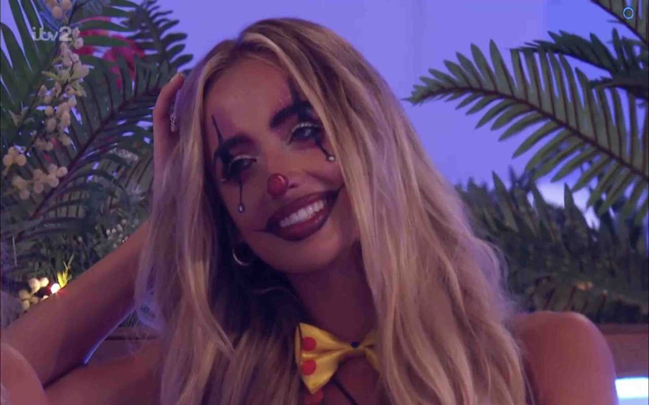 Love Island feud ‘exposed’ as fans spot islander ‘looks disgusted’ during talent show