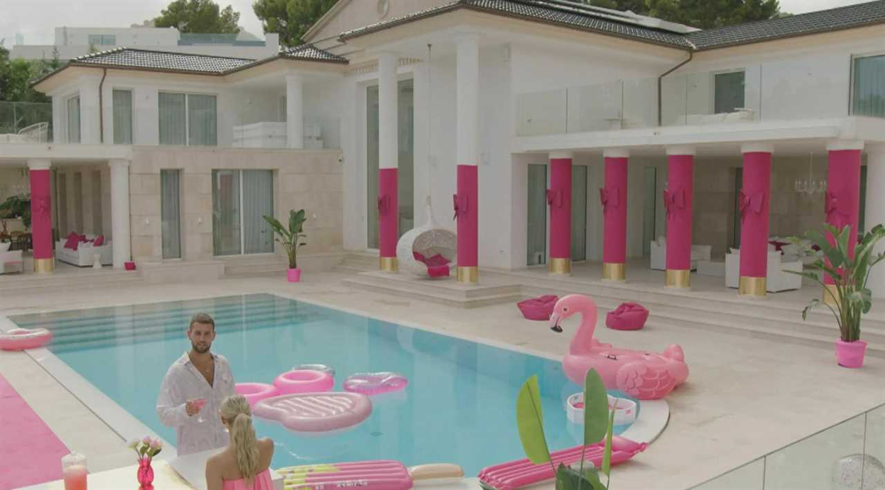 Love Island in new ‘fix’ row as viewers claim ‘clue’ to producers’ favourite couple was hidden in final dates