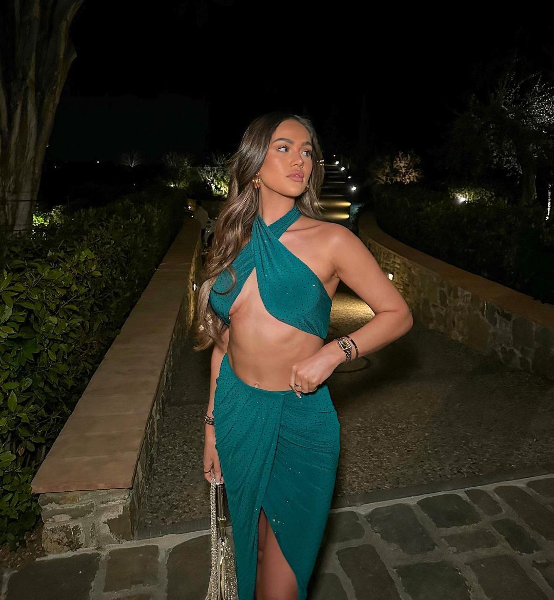 Love Island’s Anna May Robey looks incredible as she goes braless in revealing co-ord on holiday