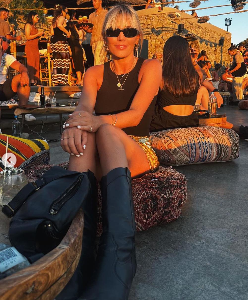 A Place in the Sun’s Danni Menzies dubbed ‘supermodel’ as she shows off legs in tiny miniskirt