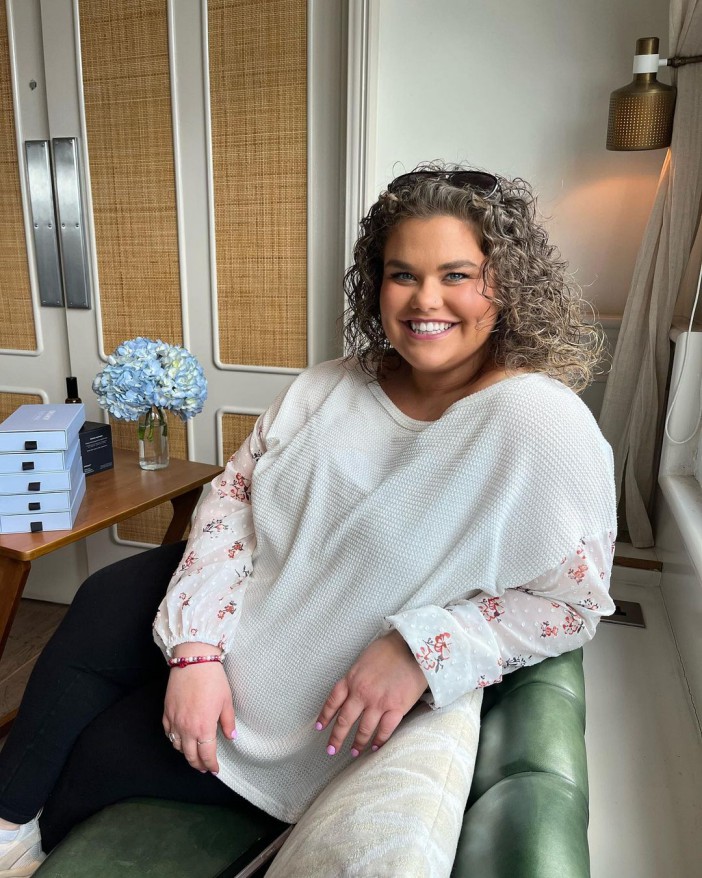 Gogglebox’s Amy Tapper looks incredible as she shows off weight loss in colourful dress