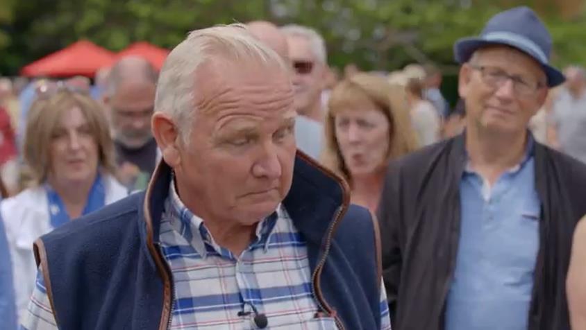 Antiques Roadshow guest gobsmacked by £250,000 valuation by expert – but there’s a twist