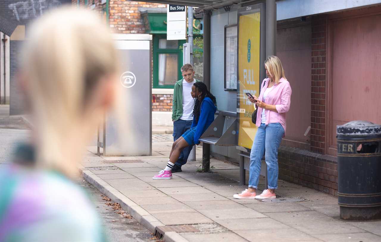 Coronation Street gang thug Lauren Bolton lands a job at iconic cobbles business