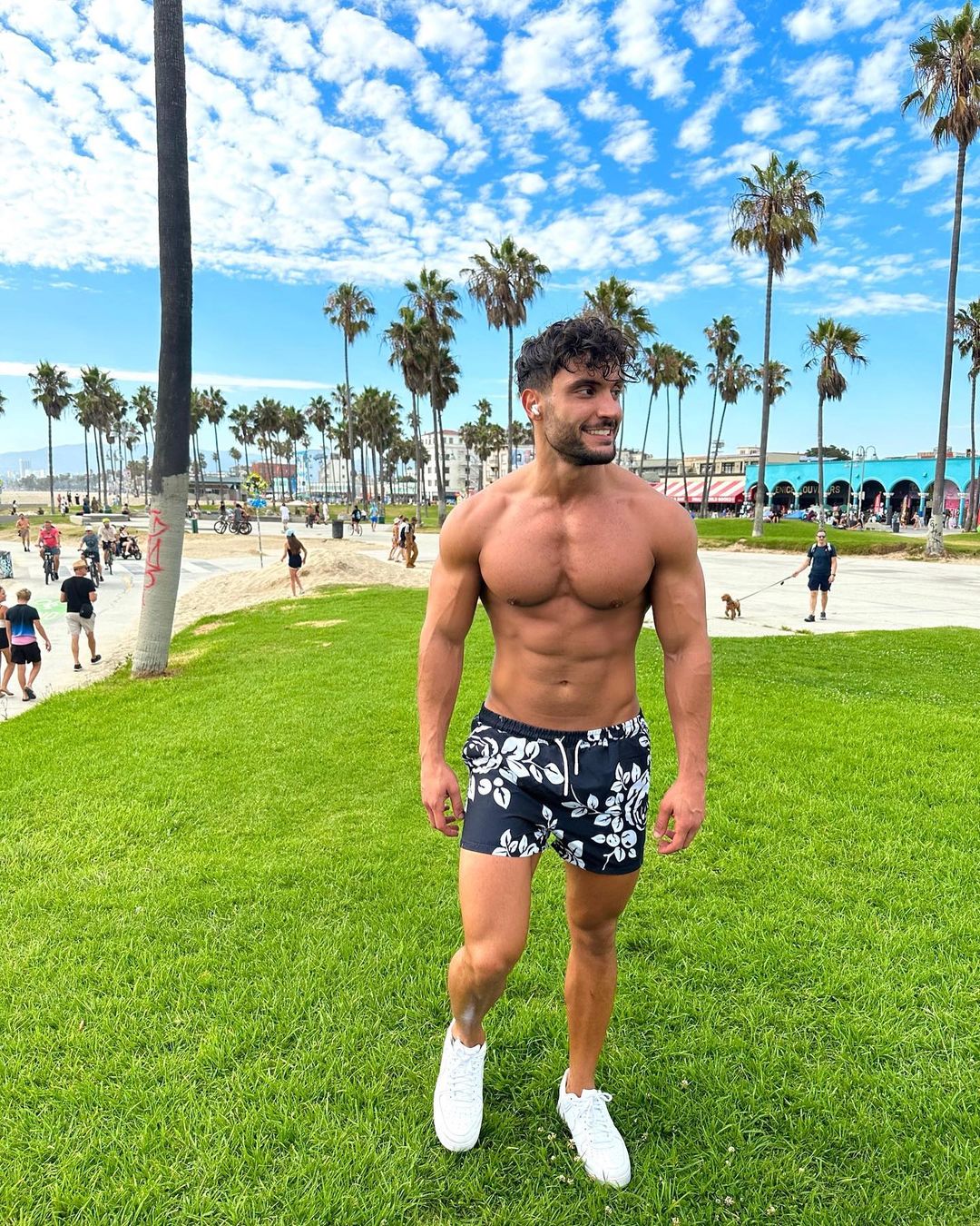 Inside Davide Sanclimenti’s amazing LA trip from designer shopping and shirtless workouts to Oscar statues