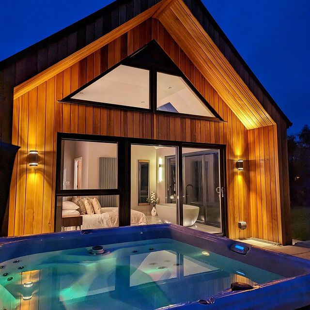 Inside Scarlett Moffatt’s £300 a night staycation with newborn son at stunning lodge with sauna and hot tub
