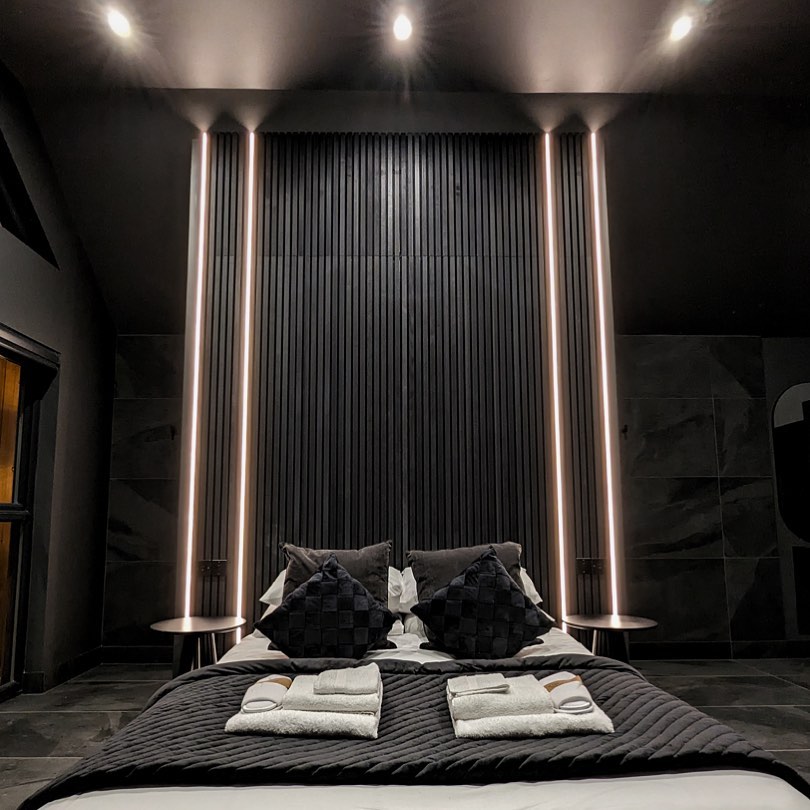 Inside Scarlett Moffatt’s £300 a night staycation with newborn son at stunning lodge with sauna and hot tub