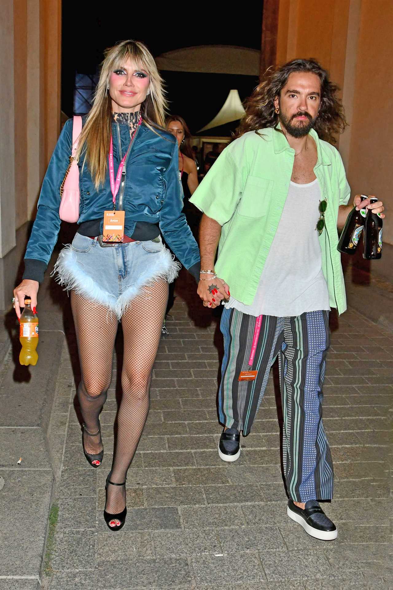 Agts Heidi Klum Goes Topless As Husband Tom Kaulitz Grabs 