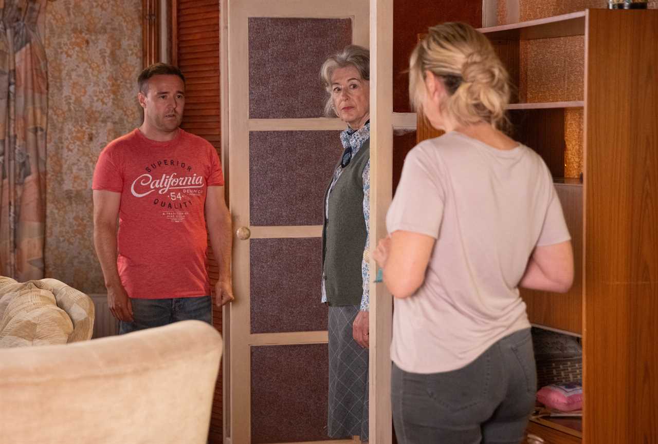 Tyrone Dobbs makes a huge decision about his mother in Coronation Street