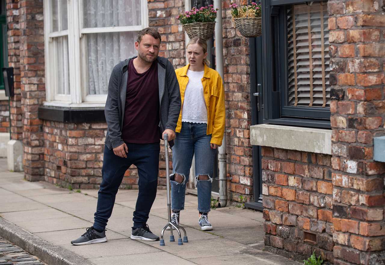 Paul Foreman discovers how long he has to live in harrowing Coronation Street moment