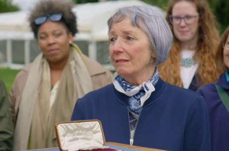 Antiques Roadshow guest left ‘tearful and breathless’ as she learns life-changing truth behind grandmother’s brooch