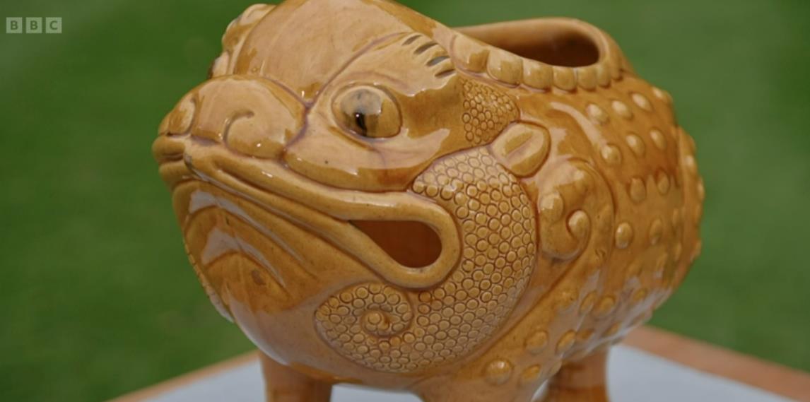 Antiques Roadshow fans horrified by ‘ugly toad’ as eye-watering value is revealed