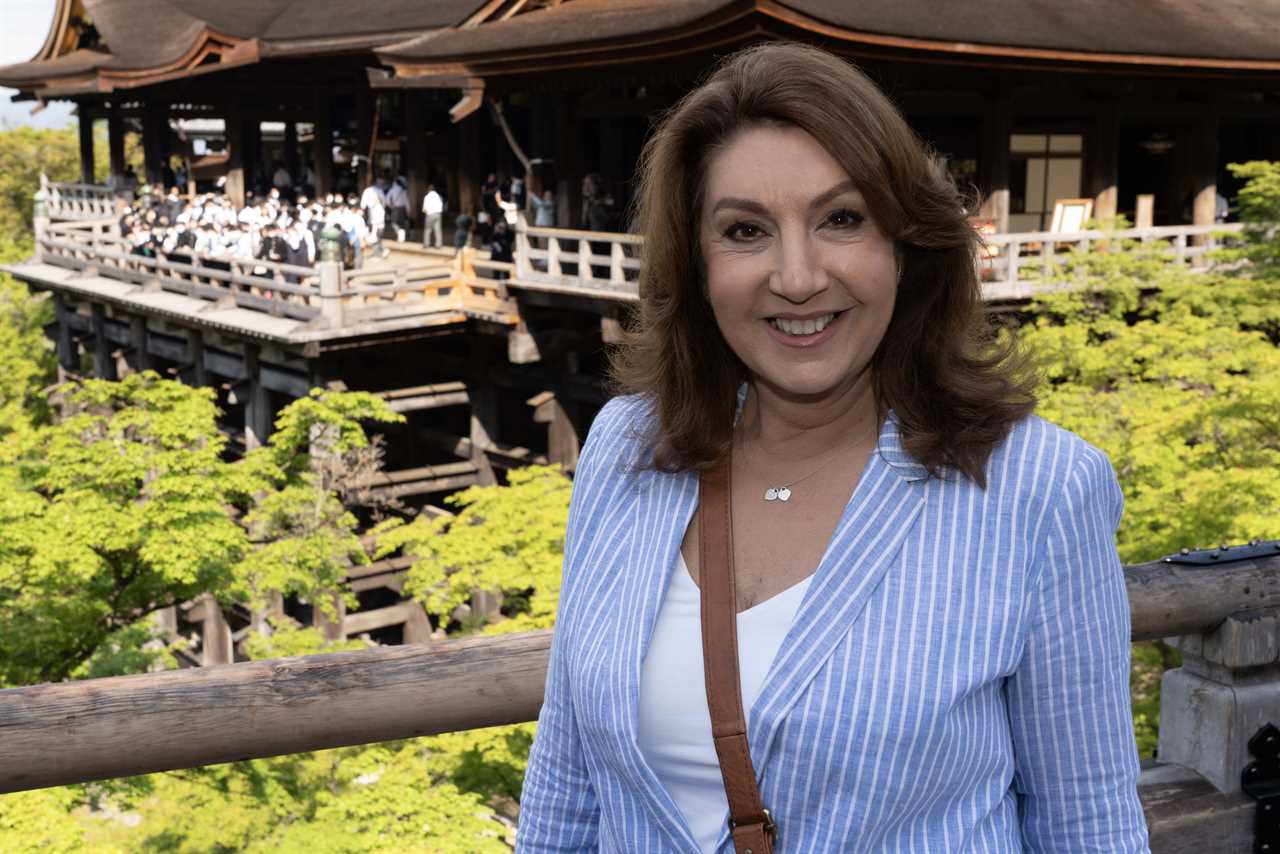 Jane McDonald strips naked in daring new travel series – insisting ‘I’ll never look this good again!