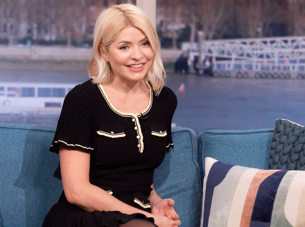 Holly Willoughby showcases natural beauty in casual garden shoot