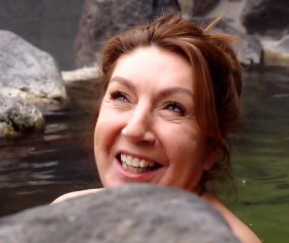 Jane McDonald shocks viewers as she goes skinny dipping in Japan
