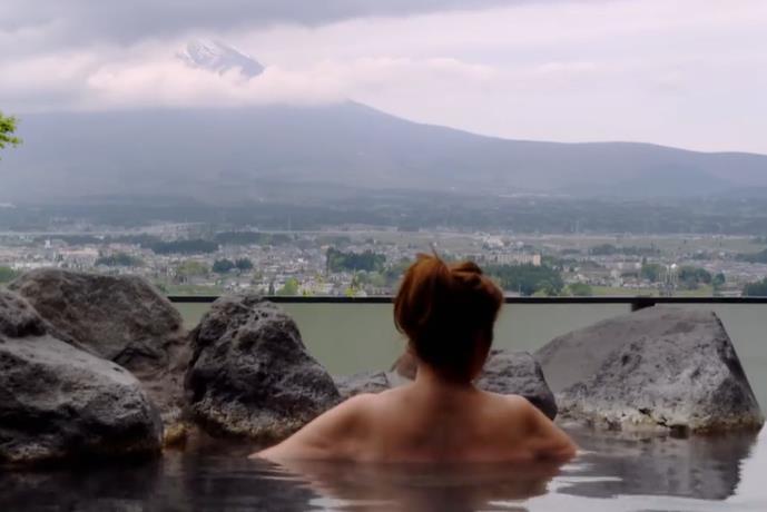 Jane McDonald shocks viewers as she goes skinny dipping in Japan