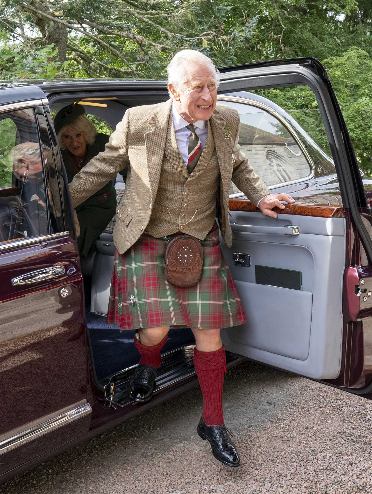 King Charles dons a kilt as he, Queen Camilla & Princess Anne are joined by PM Rishi Sunak for church at Balmoral