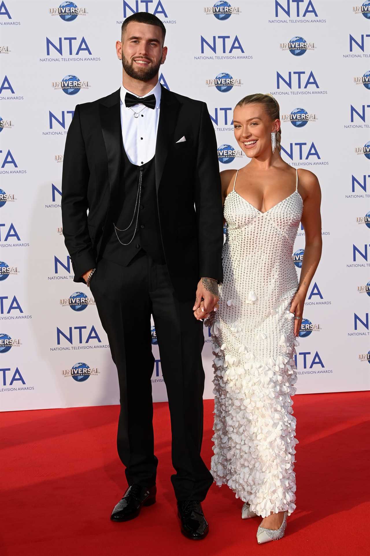 Love Island stars Molly Marsh and Zach Noble silence breakup rumors with a red carpet reunion at the NTAs