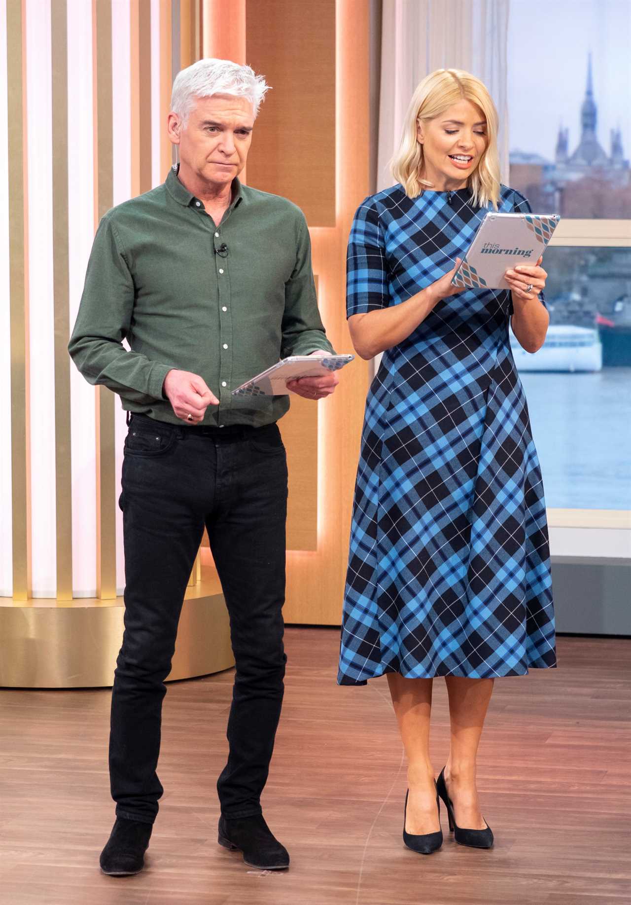 This Morning Booed by Fans as Holly Willoughby Watches Show Lose Out after Phillip Schofield Scandal